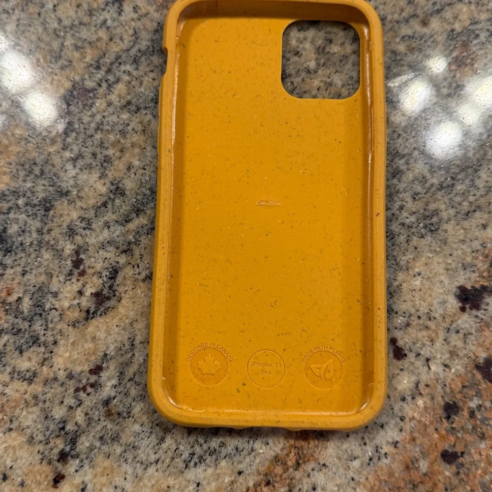 Pela case iPhone 11